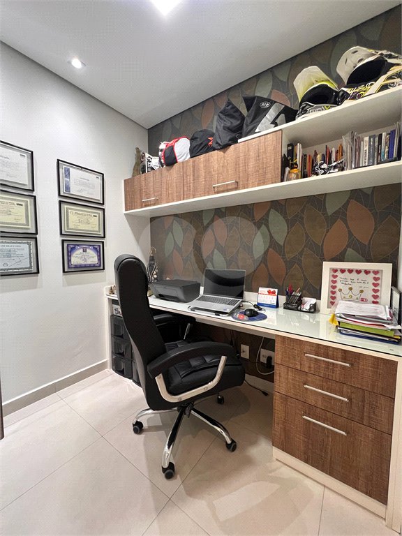 Apartamento à venda com 3 quartos, sendo 1 suíte,  em Vila Suissa, Mogi das Cruzes, SP