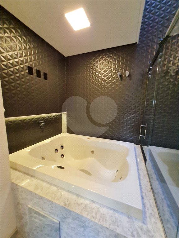 Casa à venda com 4 suítes no condomínio Lago da Boa Vista, Sorocaba - SP