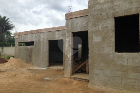 Casa à venda com 4 quartos, sendo 2 suítes,  no condomínio Acmti - Colinas do Mosteiro, Terras de Itaici e Recanto dos Pássaros, Indaiatuba - SP