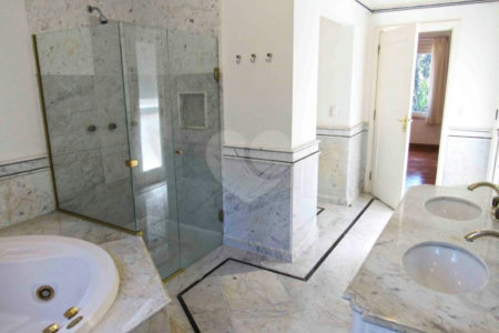 Casa à venda com 4 suítes no condomínio Chácara Flora, São Paulo - SP