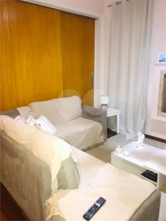 Casa à venda com 3 quartos, sendo 1 suíte, no condomínio Residencial Patrimônio do Carmo, São Roque - SP