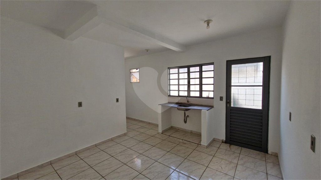 Sobrado à venda com 4 quartos, sendo 1 suíte, em Jardim Hubert, Indaiatuba, SP