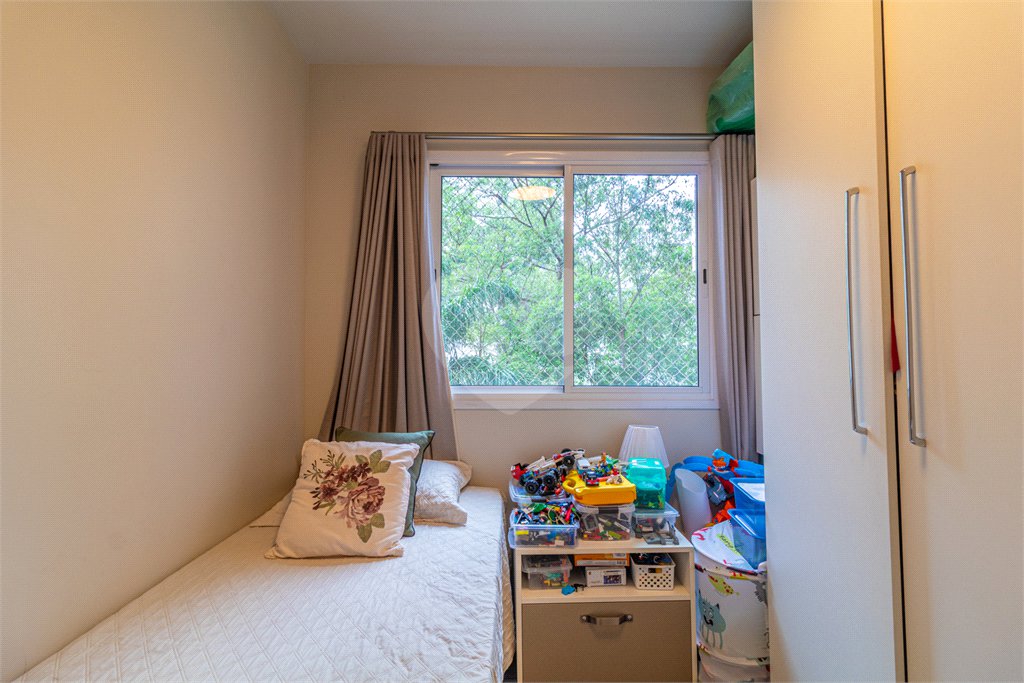 Apartamento à venda com 3 quartos, sendo 1 suíte,  em Morumbi, São Paulo, SP