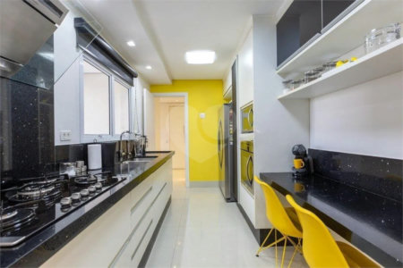 Apartamento à venda com 3 suítes em Vila Romana, São Paulo, SP