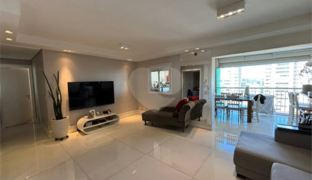 Apartamento à venda com 3 quartos, sendo 1 suíte,  em Santo Amaro, São Paulo, SP