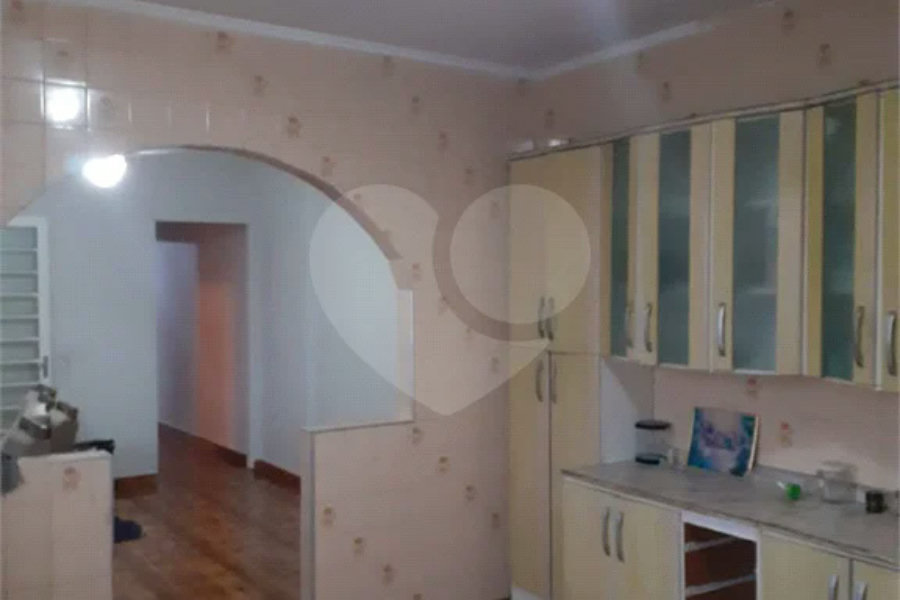 Sobrado à venda com 4 quartos, sendo 1 suíte, em Campo Limpo, São Paulo, SP
