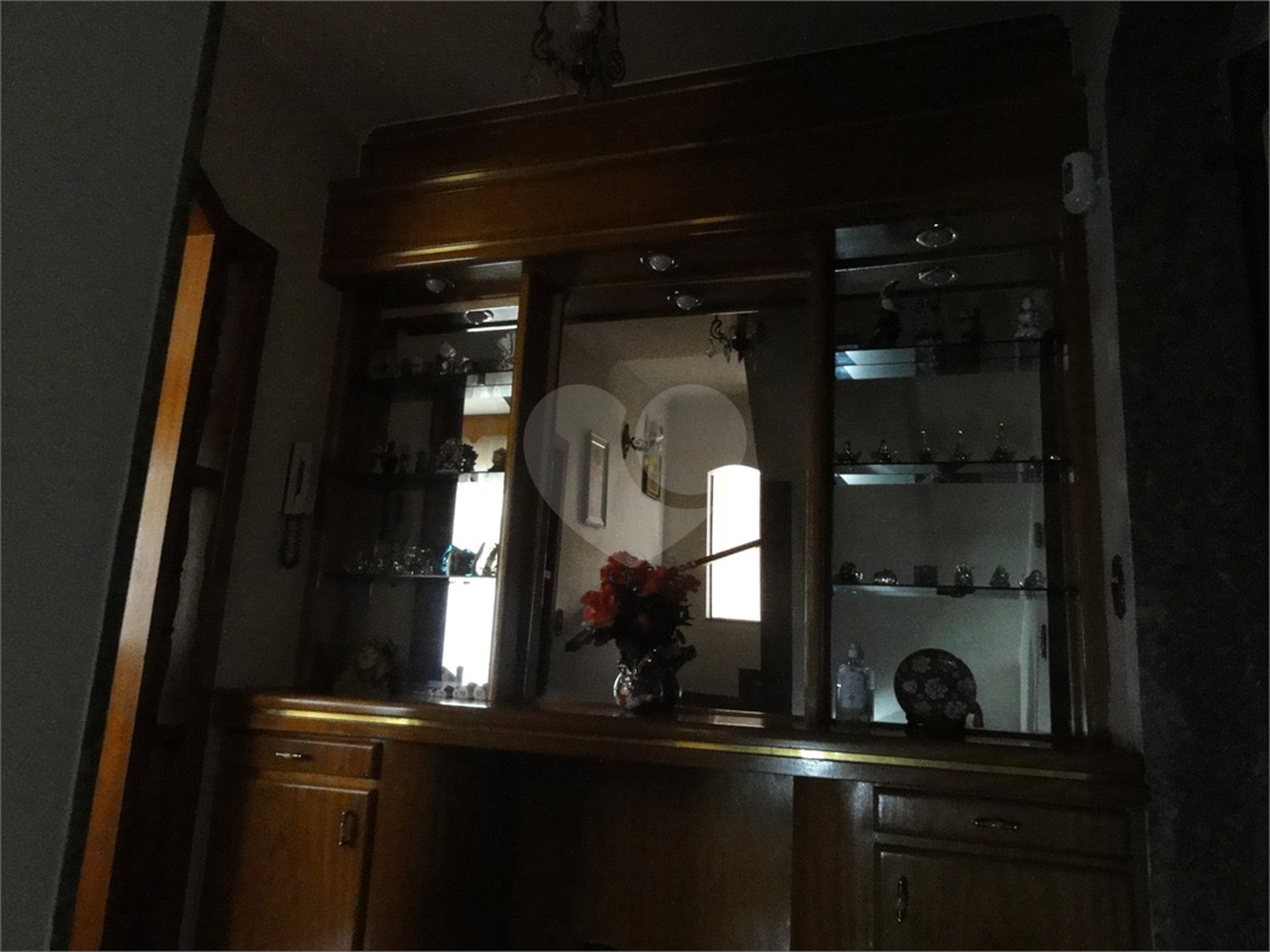 Sobrado à venda com 6 quartos, sendo 4 suítes, em Tremembé, São Paulo, SP