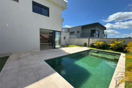 Casa à venda com 4 suítes no condomínio Villas do Golf, Itu - SP
