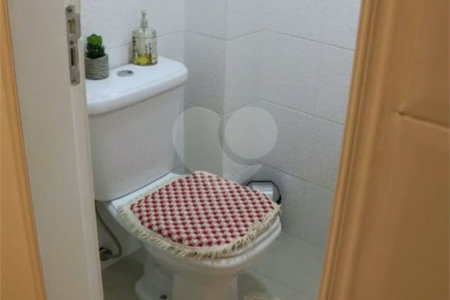 Apto na Mooca de 76m², com 2 dorms, 1 vaga, 1 suíte. Estuda permuta.