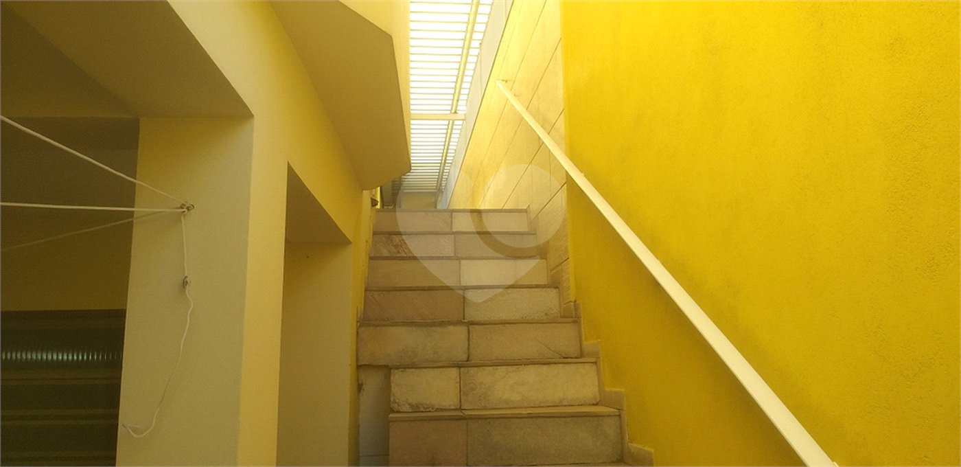 Casa à venda com 3 suítes em Parque Peruche, São Paulo, SP