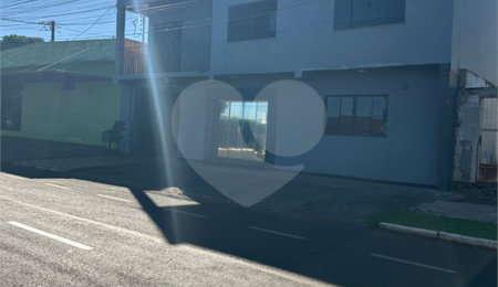 Sobrado à venda ou para alugar com 4 quartos, sendo 2 suítes,  em Vila Lacíria, Ponta Porã, MS