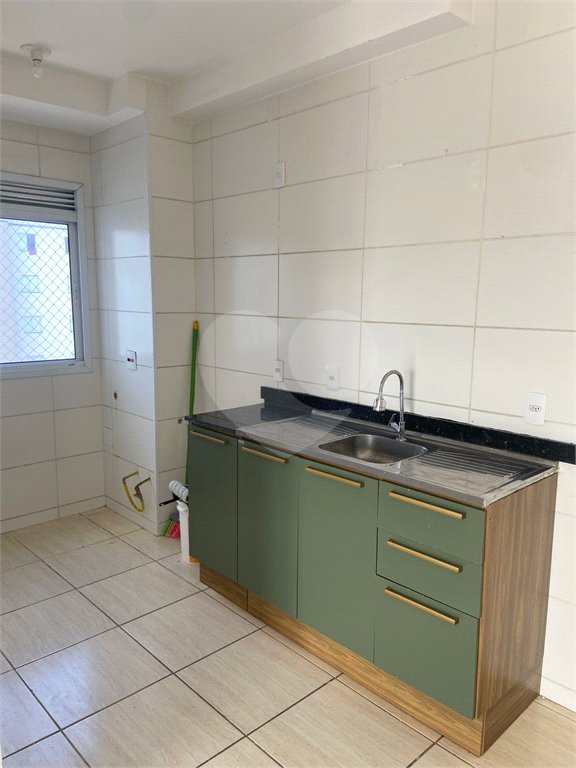 Apartamento à venda com 2 quartos, sendo 1 suíte, em Jardim Itamarati, Poá, SP