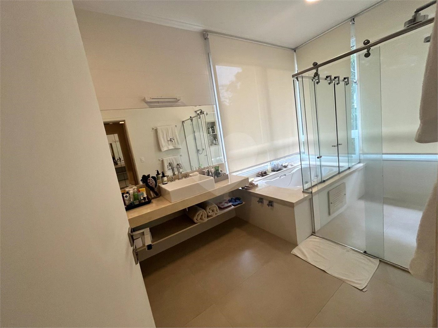 Casa à venda com 5 suítes no condomínio Cantareira, Mairiporã - SP