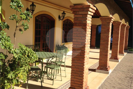 Sítio à venda com 4 quartos, sendo 1 suíte, no Centro, Piracaia, SP