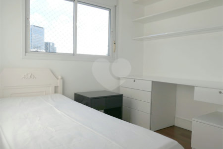 Apartamento para alugar com 3 quartos, sendo 1 suíte, em Vila Olímpia, São Paulo, SP