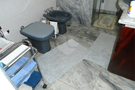Casa Térrea à venda com 3 quartos, sendo 1 suíte,  em Alto da Boa Vista, São Paulo, SP