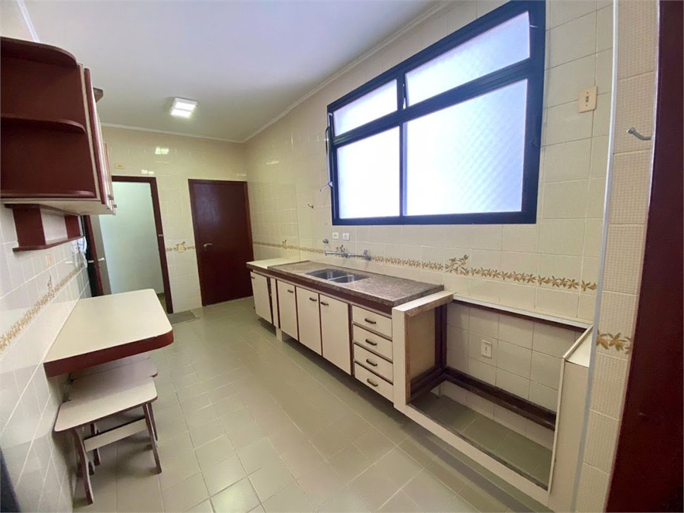 Apartamento Residencial à venda, Centro, Guarujá - AP1385.