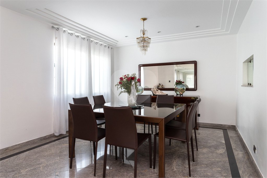 Casa à venda com 4 quartos, sendo 3 suítes, em Vila Mariana, São Paulo, SP