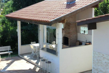 Casa à venda com 4 quartos, sendo 2 suítes, no condomínio Vinhas da Vista Alegre - Lado Sede, Vinhedo - SP