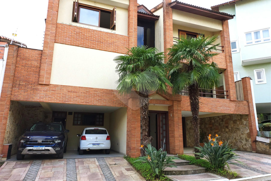 Casa à venda com 3 suítes no condomínio Chácara Francesa, São Paulo - SP