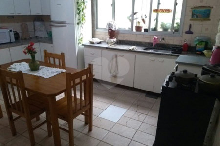 Sobrado à venda com 6 quartos, sendo 1 suíte, em Vila Independência, São Paulo, SP