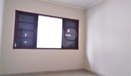 Sobrado à venda com 2 quartos em Vila Nivi, São Paulo, SP