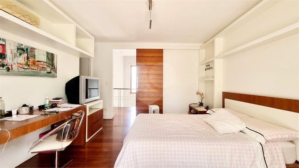 Casa à venda ou para alugar com 5 suítes em Serra da Cantareira, Mairiporã, SP