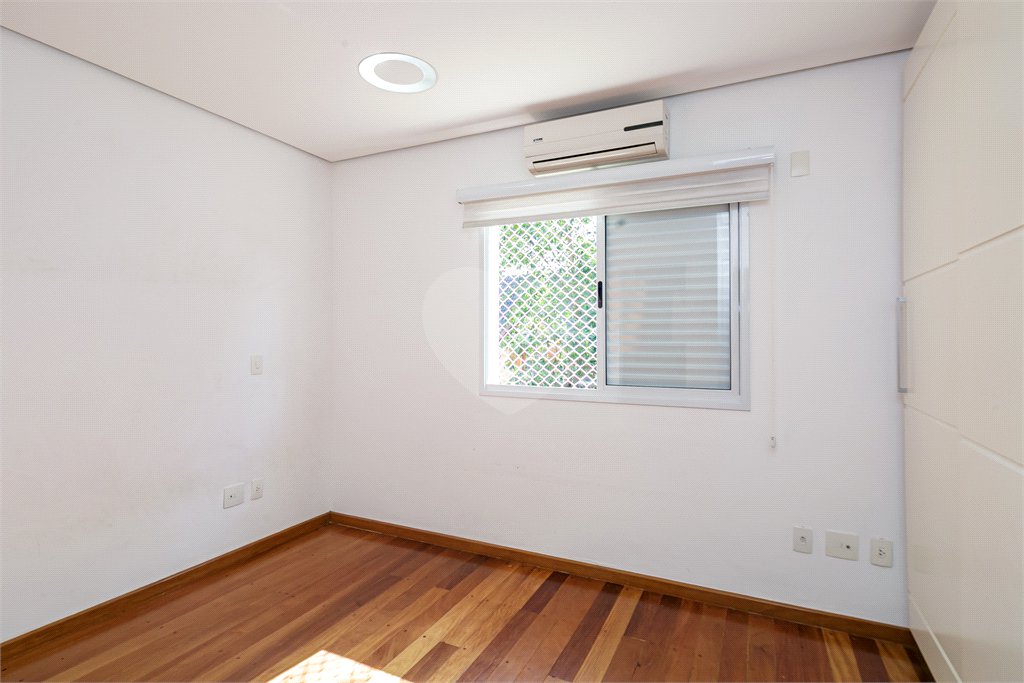 Casa à venda com 3 suítes no condomínio Villaggio Belvedere, São Paulo - SP