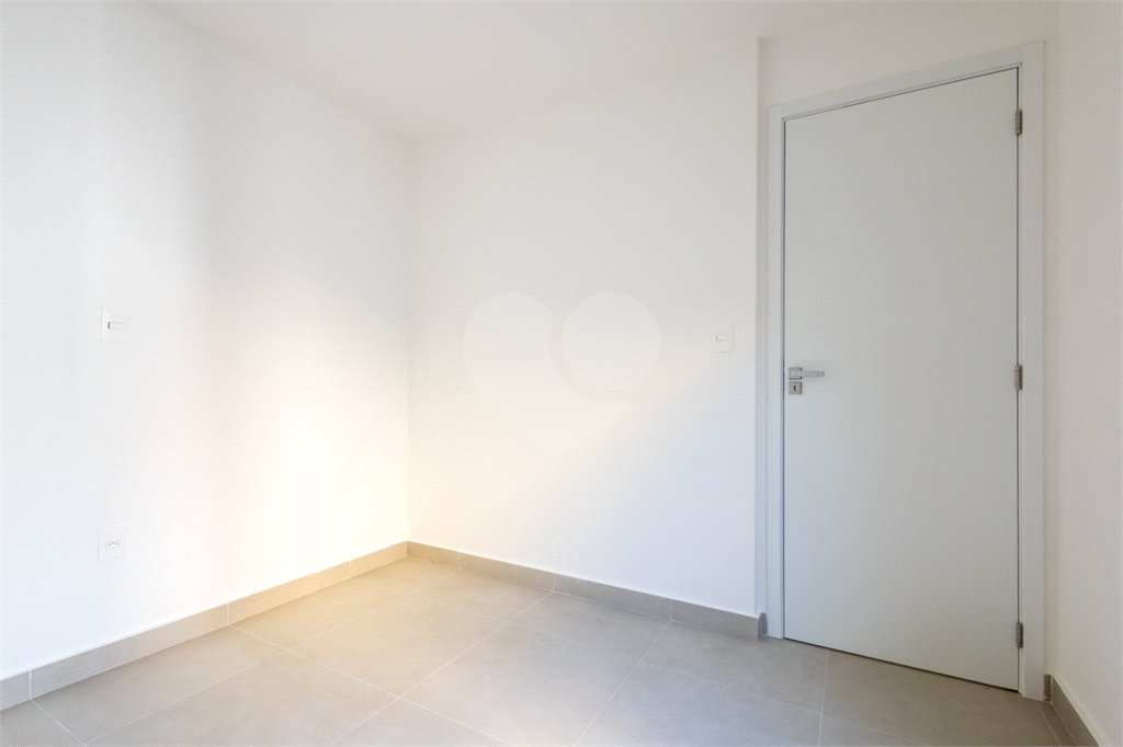 Casa à venda com 3 quartos, sendo 1 suíte, no condomínio Cubie Tutoia, São Paulo - SP