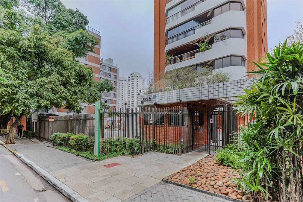 Apartamento à venda com 4 suítes em Moema, São Paulo, SP