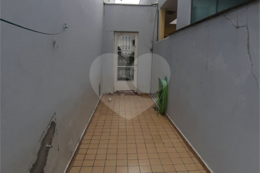 Sobrado à venda com 3 quartos, sendo 1 suíte,  em Jardim Floresta, São Paulo, SP