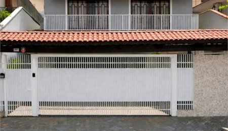 Casa à venda com 4 quartos, sendo 1 suíte,  em City Bussocaba, Osasco, SP