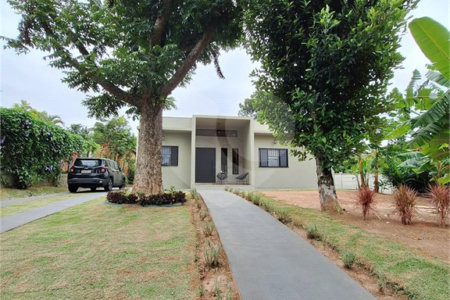 Casa à venda com 3 suítes no condomínio Chácaras do Lago, Vinhedo - SP