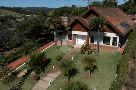 Casa Térrea à venda com 3 quartos, sendo 1 suíte, em Alpes D'ouro, Bom Jesus dos Perdões, SP