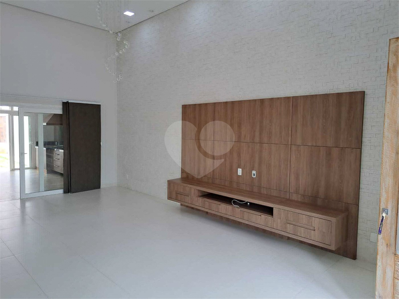 Casa à venda com 3 quartos, sendo 1 suíte, no condomínio Terra Nobre, Indaiatuba - SP