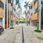 Casa em condomínio à venda na Granja Julieta