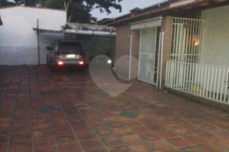 Casa Térrea à venda com 5 quartos, sendo 3 suítes, em Planalto Paulista, São Paulo, SP