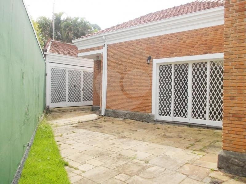 Casa à venda com 3 quartos, sendo 1 suíte, no condomínio Praça Pero Vaz de Caminha,260, São Paulo - SP