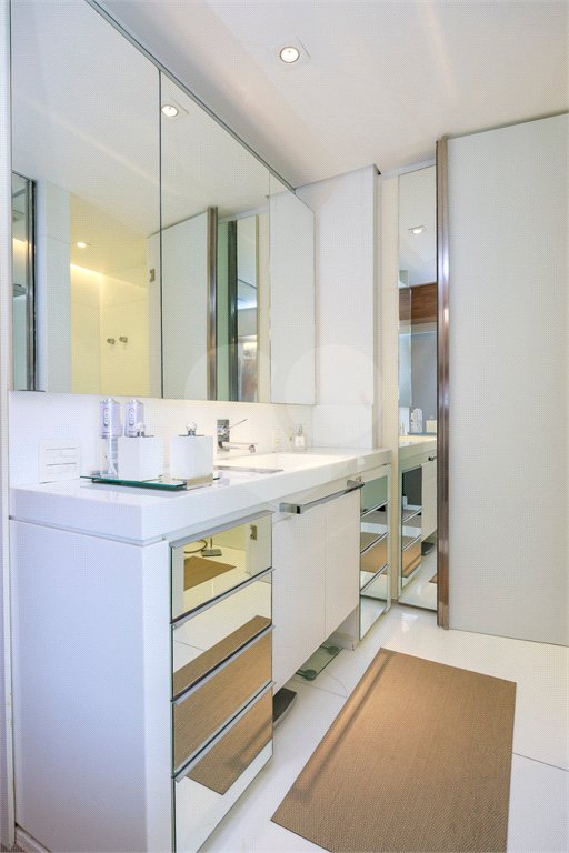 Apartamento à venda com 3 suítes em Cidade Monções, São Paulo, SP
