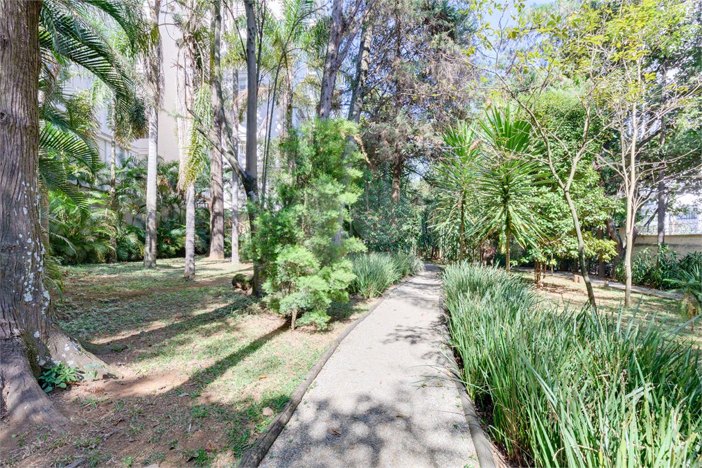 Apartamento para alugar com 3 quartos, sendo 1 suíte, em Alto da Boa Vista, São Paulo, SP