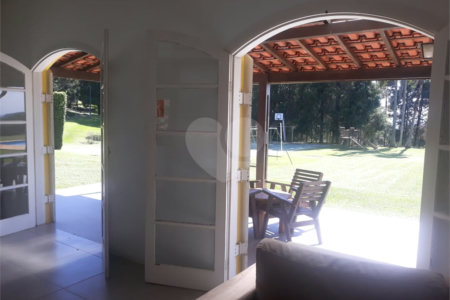 Chácara à venda com 3 quartos, sendo 2 suítes,  em Vila Darcy Penteado (mailasqui), São Roque, SP
