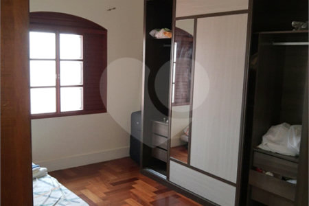 Casa à venda com 3 quartos, sendo 1 suíte, em Bosque dos Eucaliptos, São José dos Campos, SP