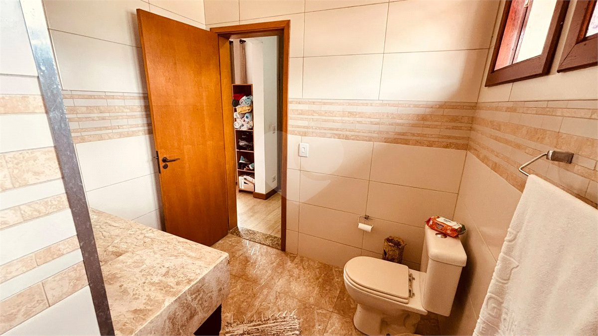 Sobrado à venda com 3 quartos, sendo 1 suíte, em Chácara Recanto Verde, Cotia, SP