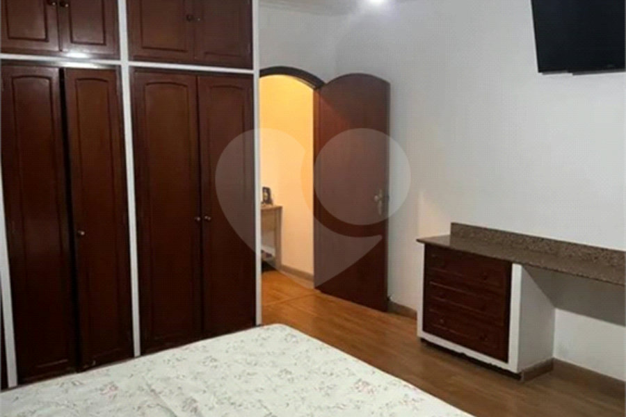 Sobrado à venda com 3 quartos, sendo 1 suíte, em Parque Edu Chaves, São Paulo, SP