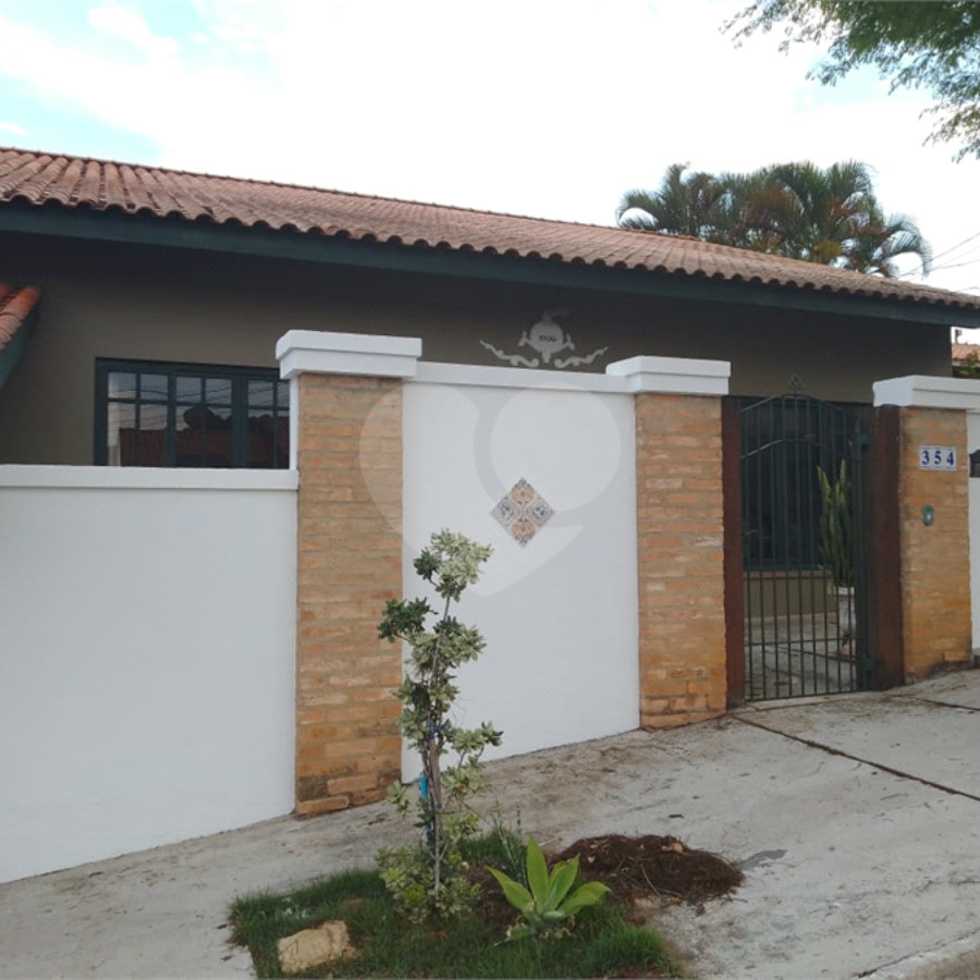 Casa à venda com 3 quartos, sendo 1 suíte, em Bosque, Vinhedo, SP