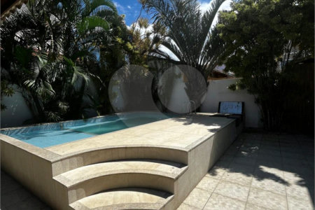 Casa à venda com 4 quartos, sendo 2 suítes, em Peró, Cabo Frio, RJ