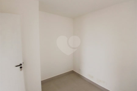 Apartamento à venda com 2 quartos em Vila dos Remédios, São Paulo, SP