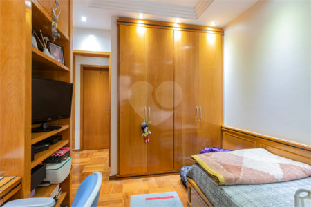 Apartamento à venda com 3 suítes em Vila Regente Feijó, São Paulo, SP