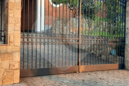 Sobrado à venda com 4 quartos, sendo 2 suítes, em Jardim São Bento, São Paulo, SP