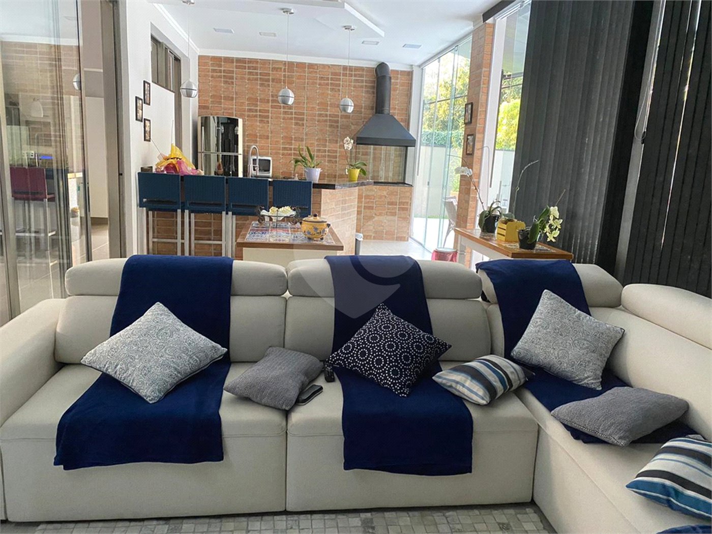 Casa à venda com 4 suítes no condomínio Vivendas do Lago, Sorocaba - SP